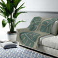 Abstract Leaves Green Plush Blanket Throw